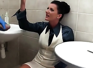 Glamorous pee babe cocksucking apropos bathroom part 3